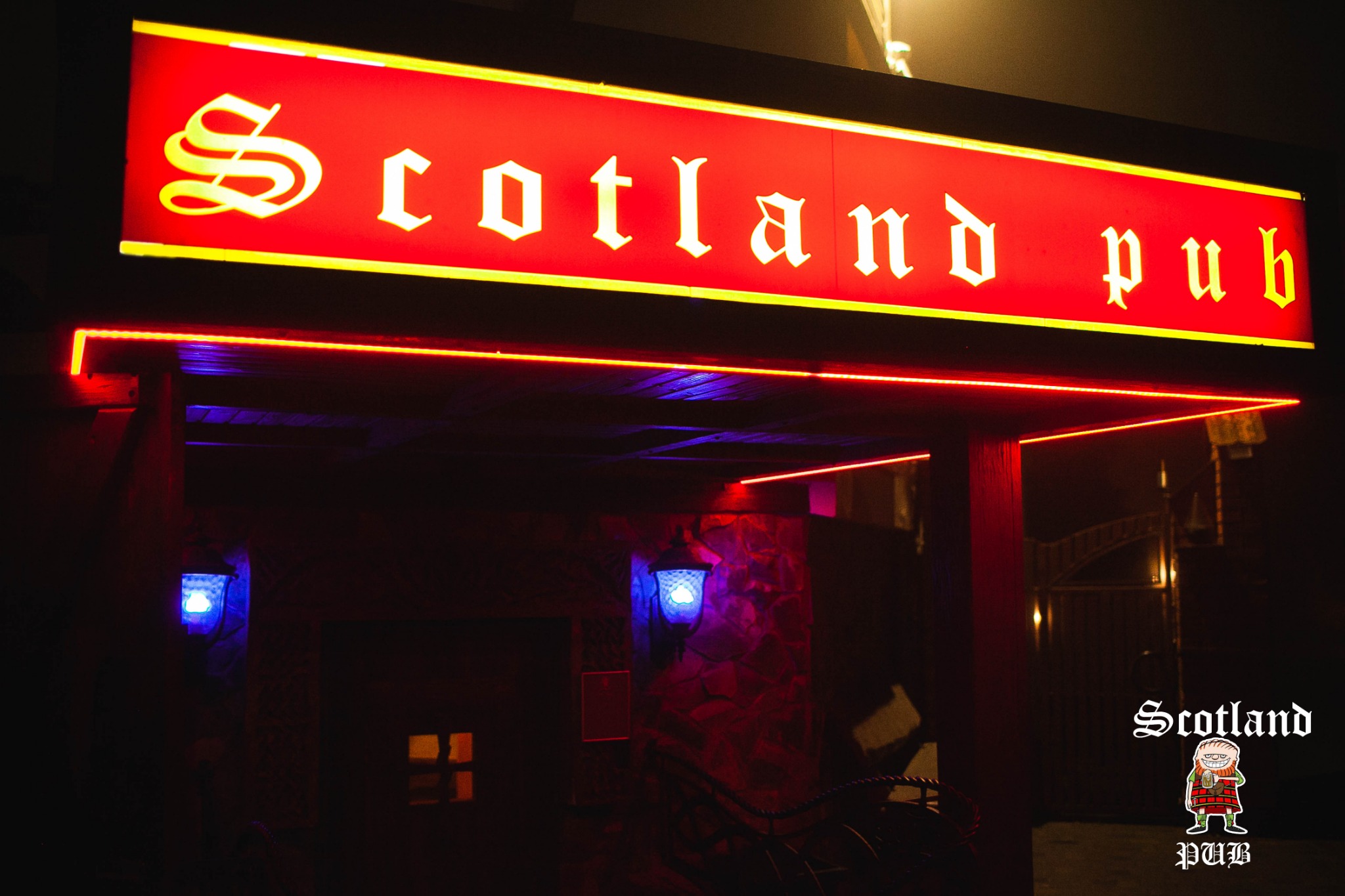 Вхід Scotland PUB